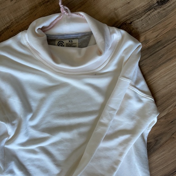 Long Turtle Neck - Picture 3 of 3